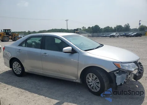 2012 Toyota Camry Base z USA, uszkodzony, nr VIN 4T4BF1FK5CR253206